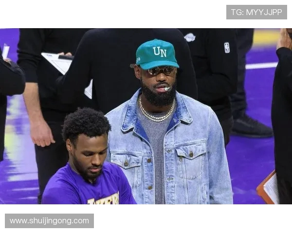 雷迪克直言球队抉择困境 部分球员以自我为中心影响赛场表现 雷迪克直言球队抉择困境 部分球员以自我为中心影响赛场表现