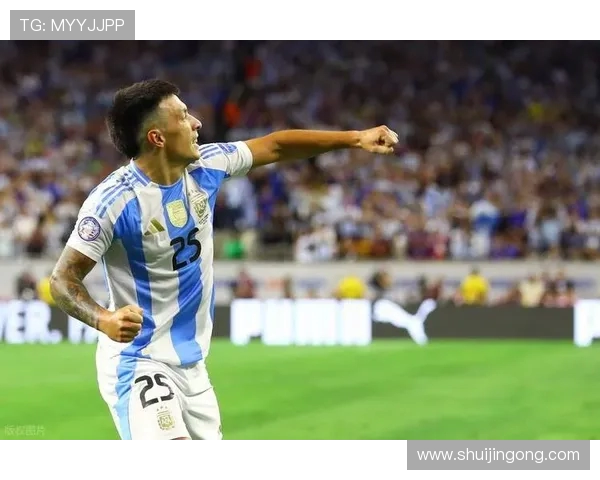 热刺球迷炮轰雄心下滑队长罗梅罗发言引发赛场尴尬英超争议不断